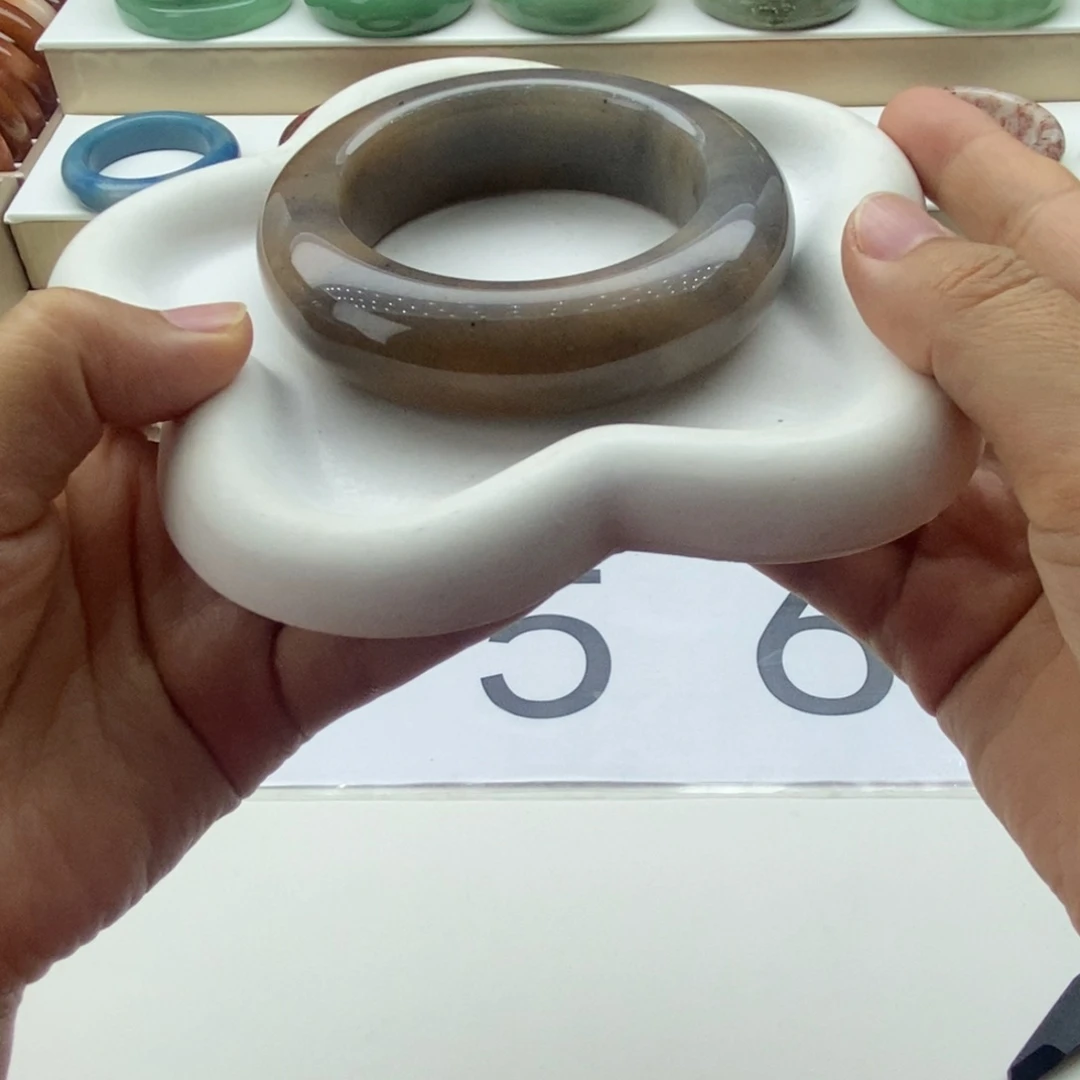 石英岩玉未镶嵌手镯