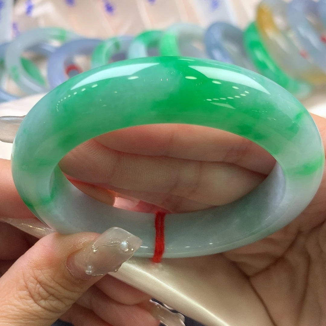 翡翠未镶嵌手镯55.6冰胶辣绿大漏