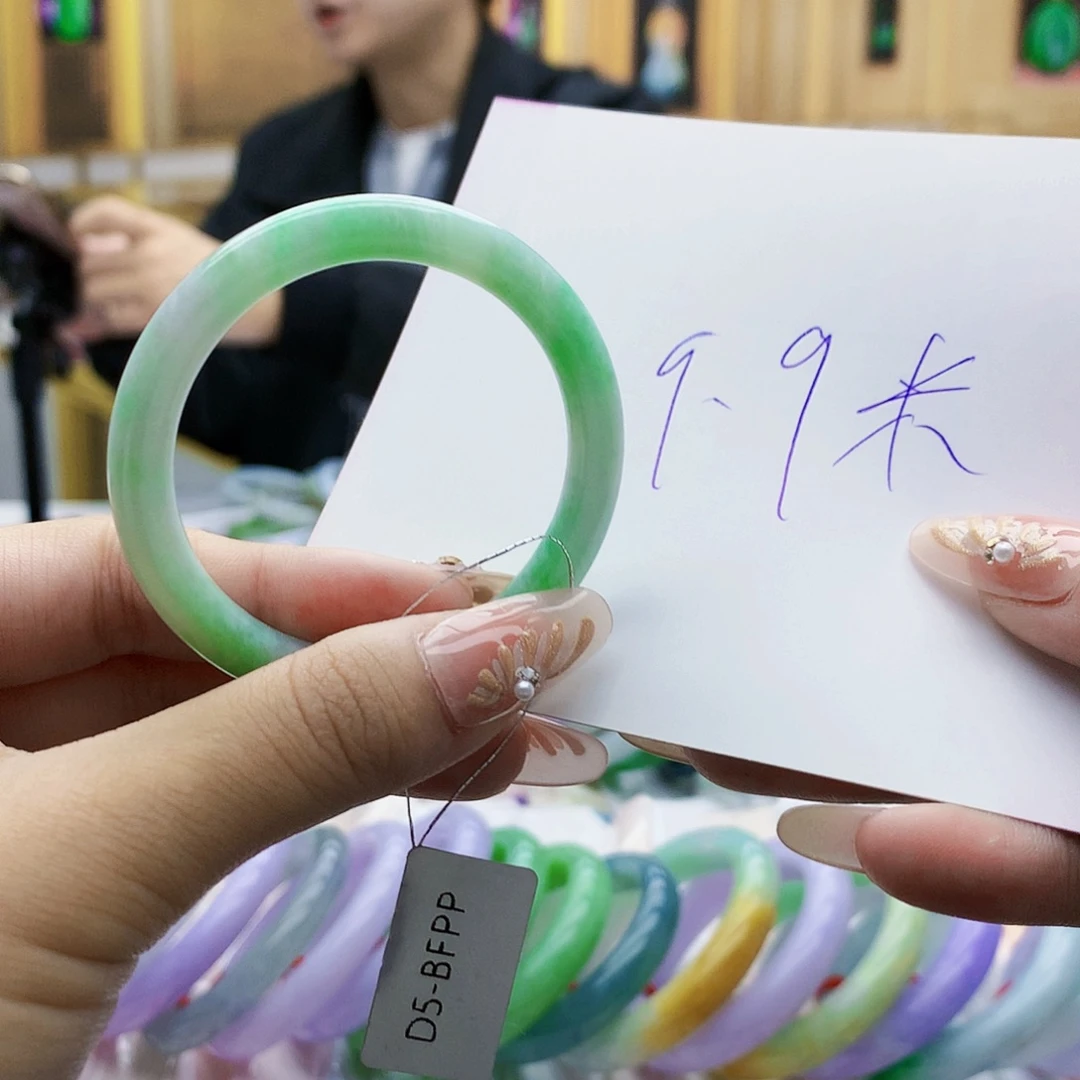 a****翡翠未镶嵌手镯ghg