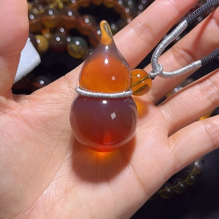 琥珀未镶嵌颈饰缅甸天然琥珀葫芦吊坠