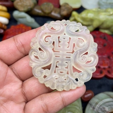 蛇纹石玉颈饰未镶嵌14