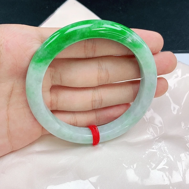 翡翠未镶嵌手镯圈63。0B033