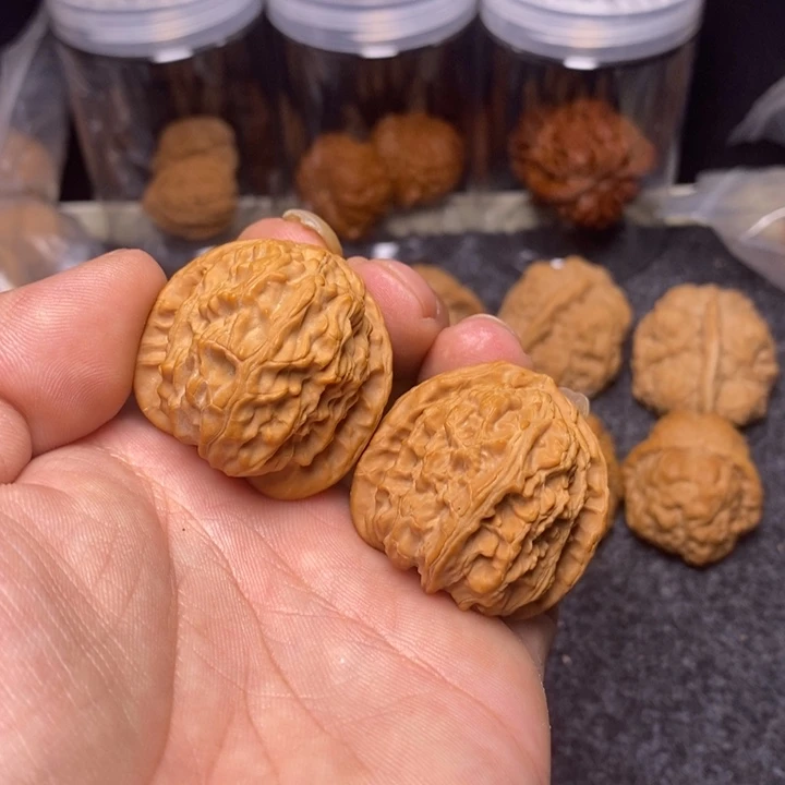 文玩核桃吊坠36全品白狮子