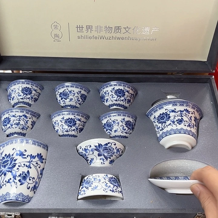 孤品茶具套装等。