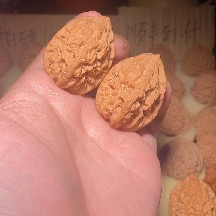 文玩核桃手把件朱雀鸡心