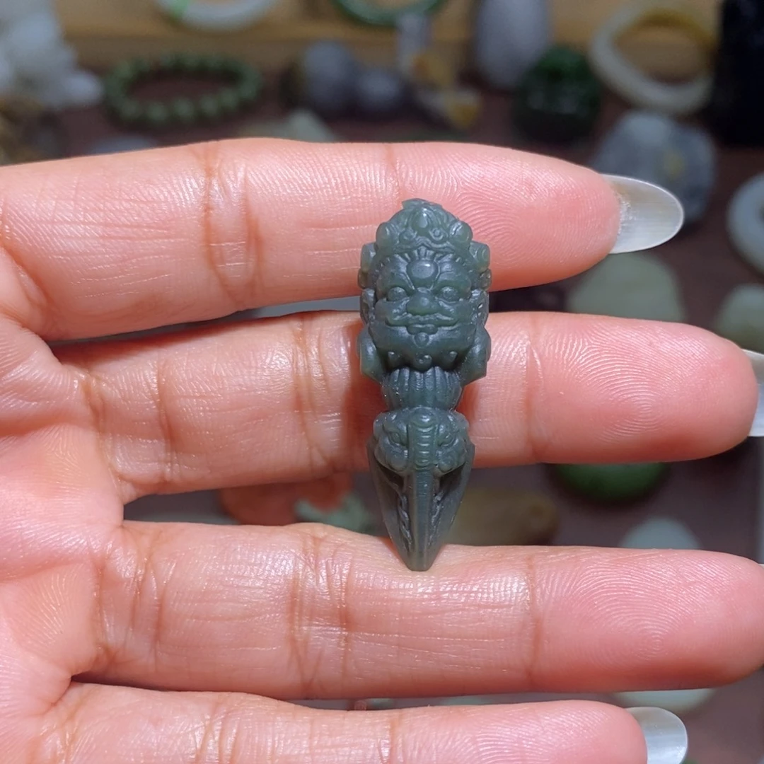 和田玉未镶嵌颈饰定制