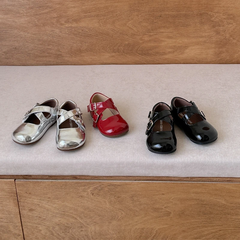 亮面交叉带公主单鞋2025新款春季公主鞋时尚软底女童单鞋5AGAS122