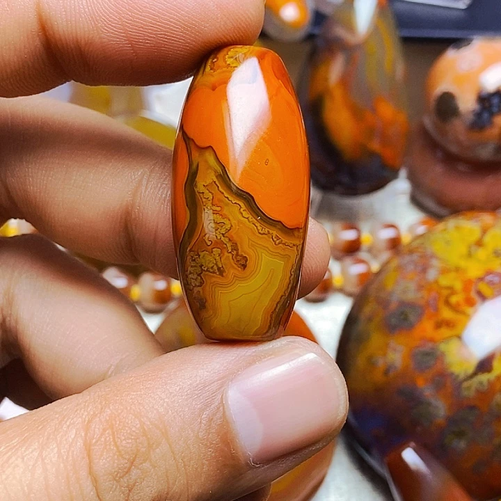 赵***依未镶嵌颈饰玛瑙/玉髓