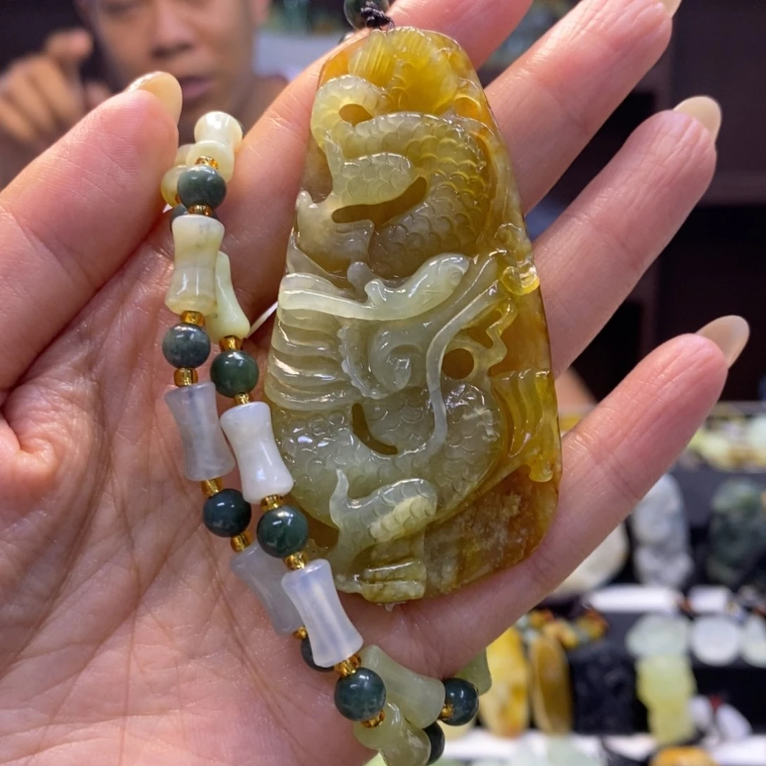 未镶嵌蛇纹石玉颈饰