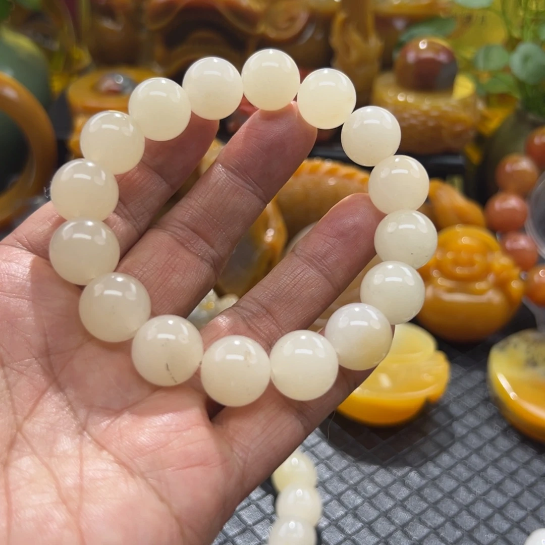 石英质玉未镶嵌颈饰