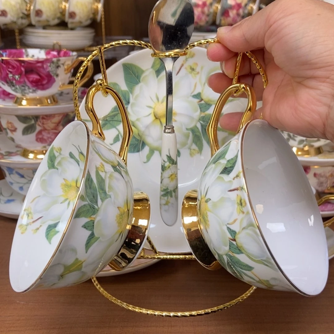 摆件山茶两杯两碟两勺送杯架快递装