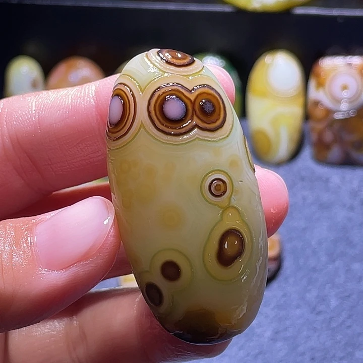 玛瑙/玉髓未镶嵌珠宝奇石