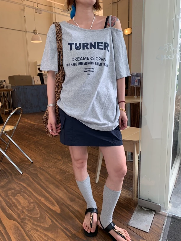 露肩t恤慵懒女夏季新款灰色斜肩一字肩设计感短袖上衣#1817