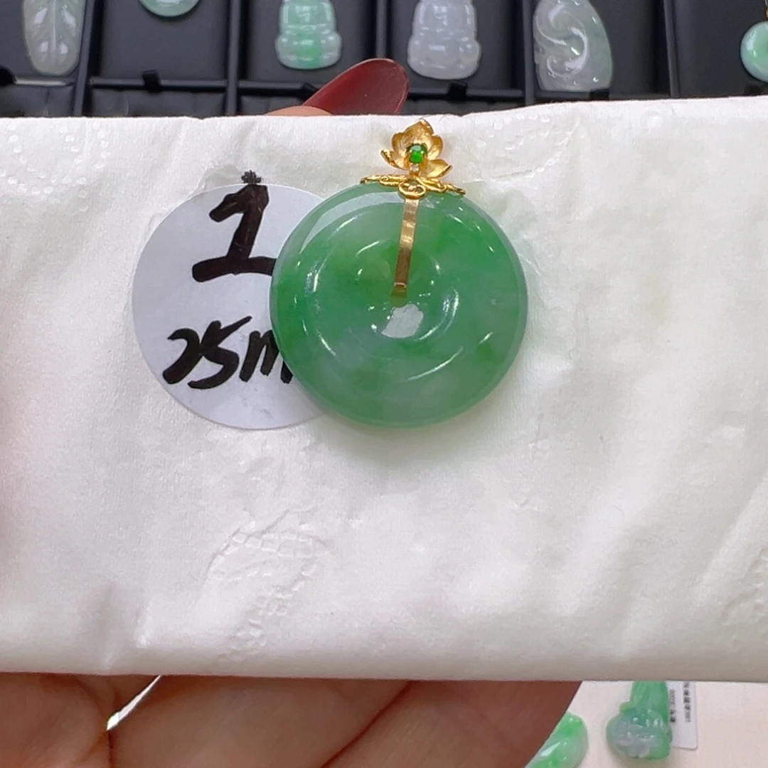 翡翠18K金镶嵌颈饰