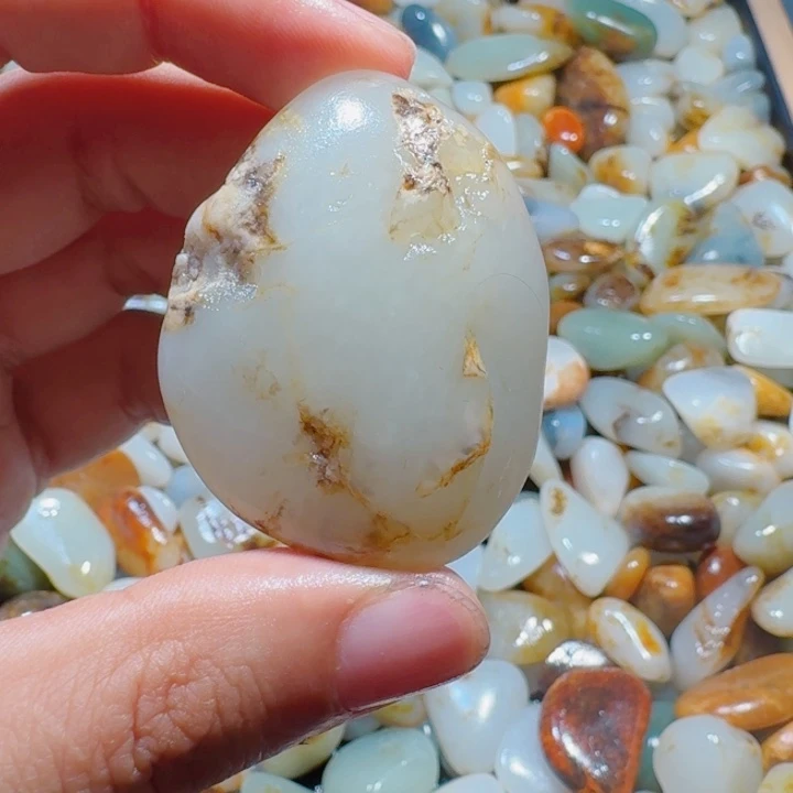 和田玉（糖玉）未镶嵌颈饰34克