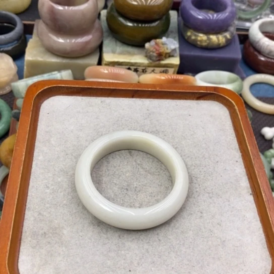 石英质玉未镶嵌手饰