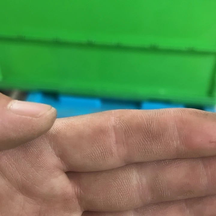 大***业厚款带盖子箱子一个