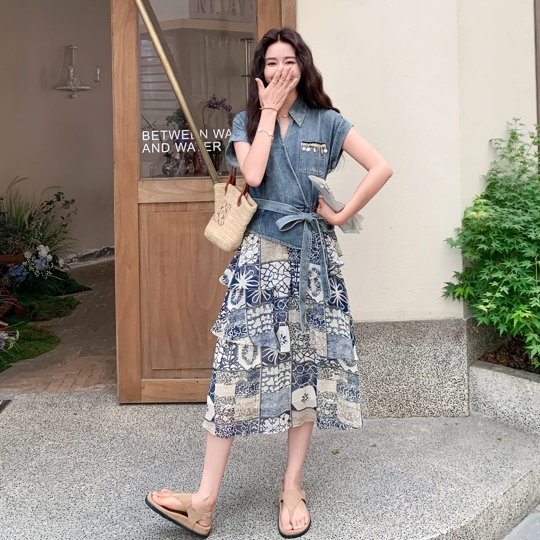 法式名媛轻奢复古休闲减龄宽松民族风荷叶边印花牛仔连衣裙套装