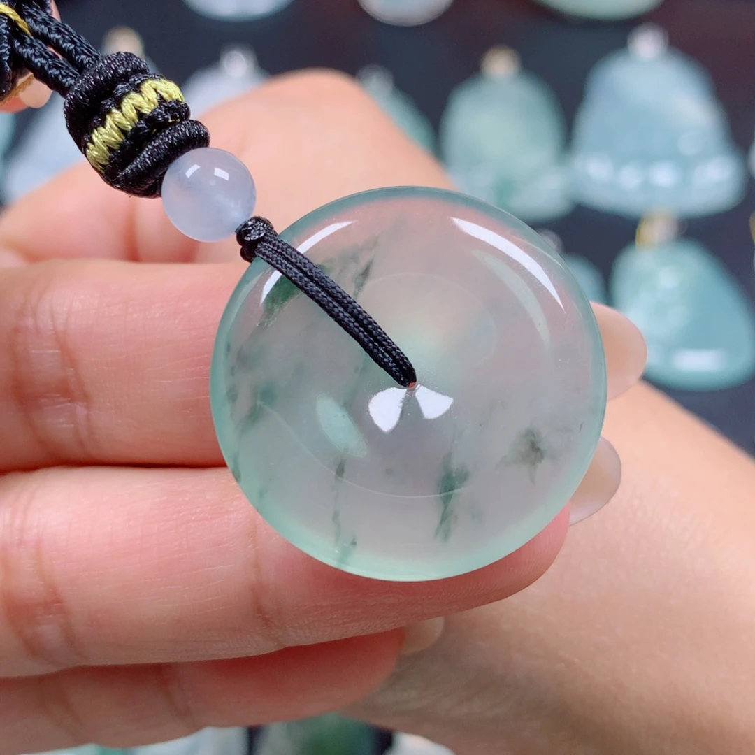 翡翠未镶嵌颈饰平安扣