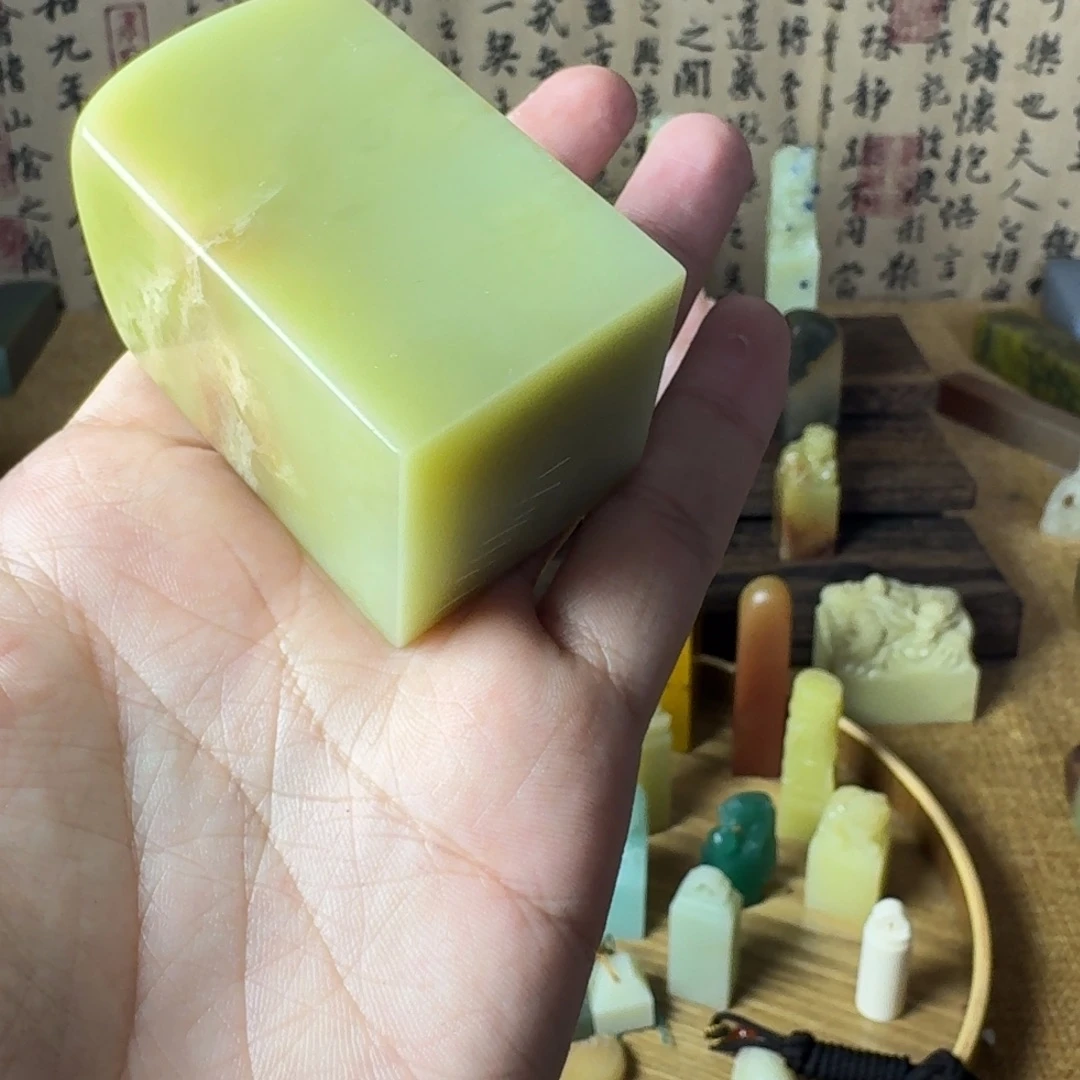 青田石印石青田封门青 微瑕