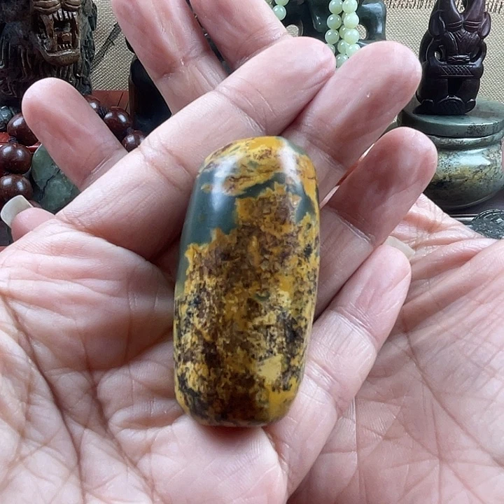 未镶嵌岫岩河磨玉（透闪石质玉）把件郑*康