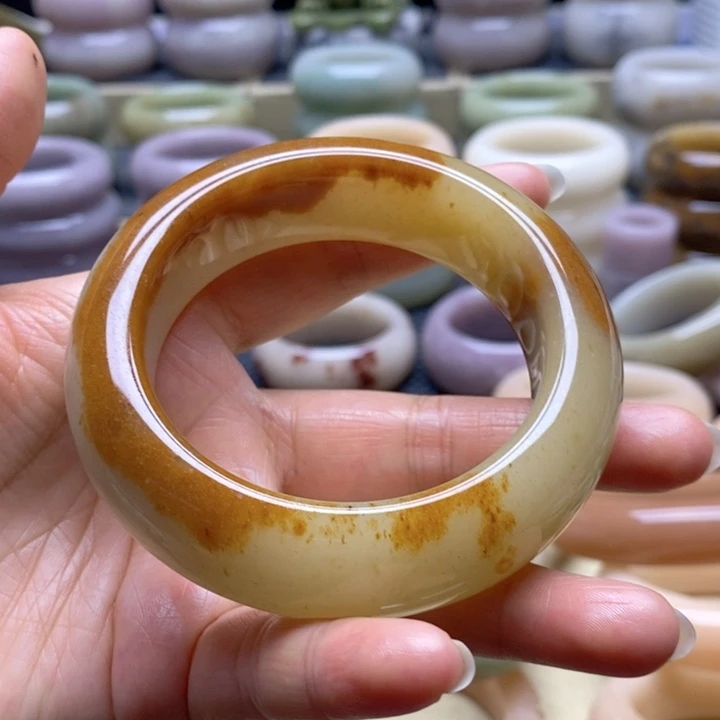 石英岩玉未镶嵌手镯