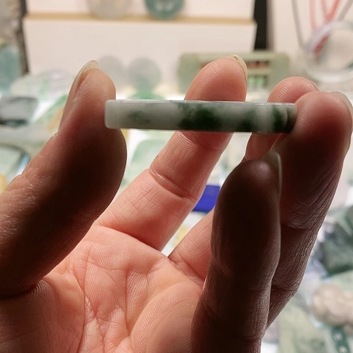 翡翠挂件未镶嵌用****1毛