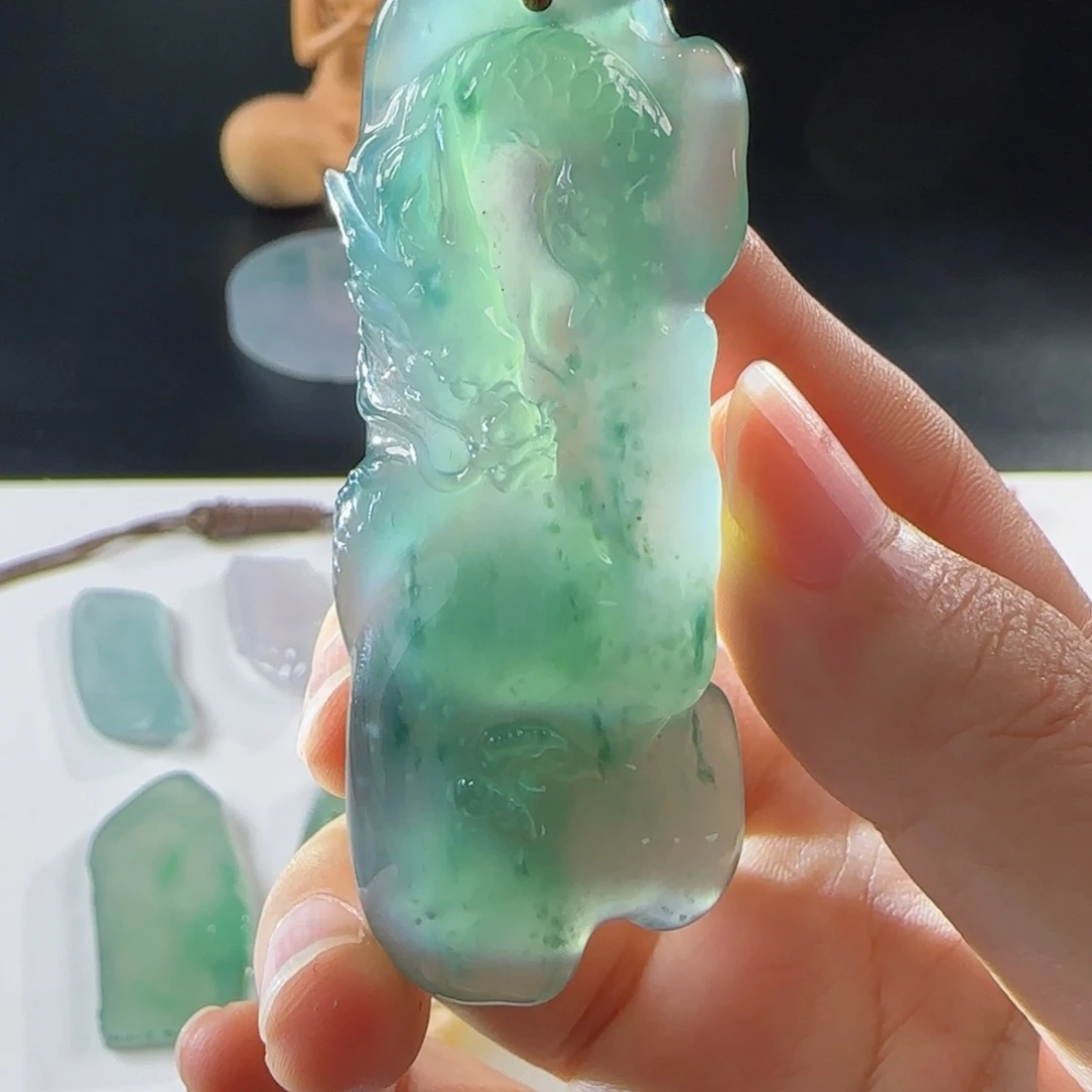 颈饰未镶嵌翡翠橦