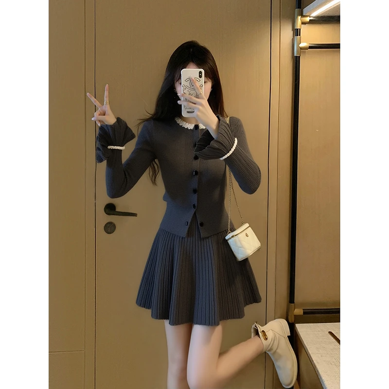 灰色针织套装女2025年新款早秋小个子穿搭一整套上衣半身裙两件套