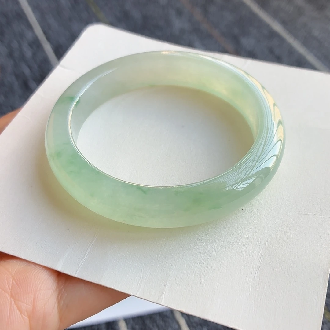 翡翠手镯未镶嵌正圈52.5