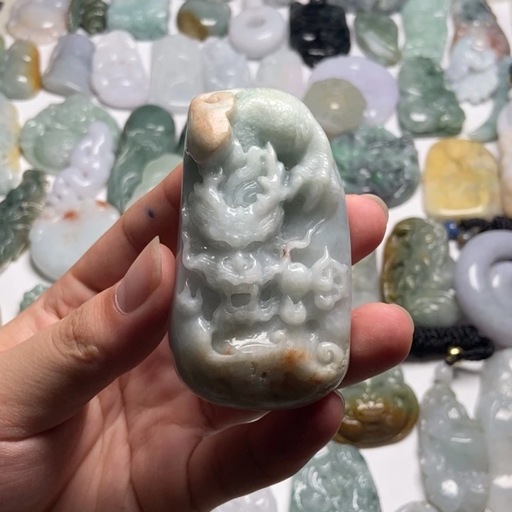 翡翠未镶嵌颈饰龙牌69