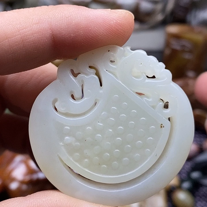 未镶嵌蛇纹石玉颈饰