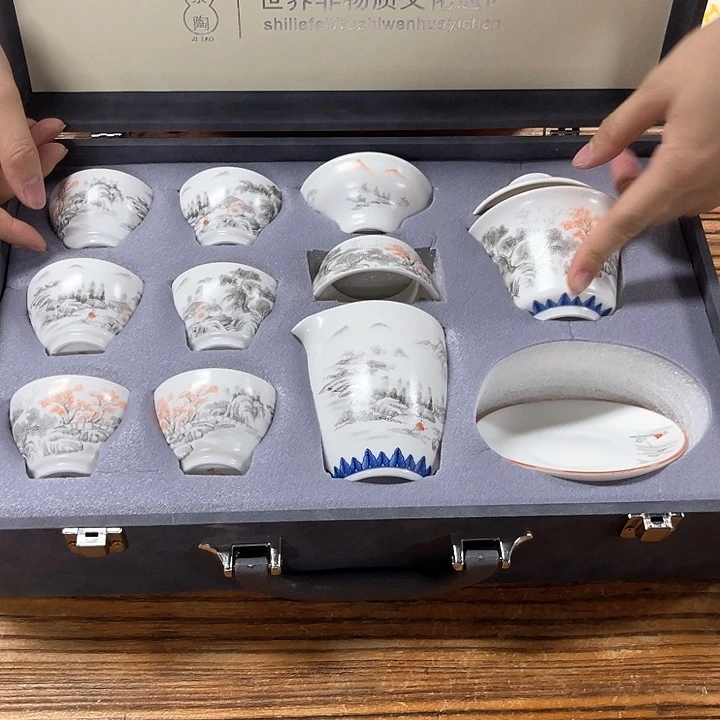 孤品茶具套装等。