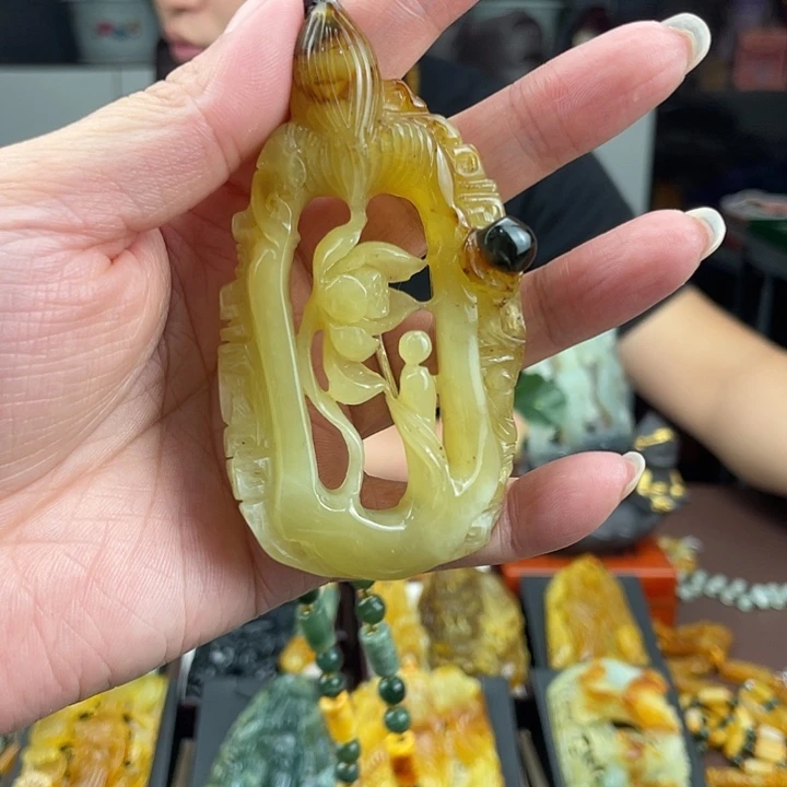 蛇纹石玉未镶嵌颈饰