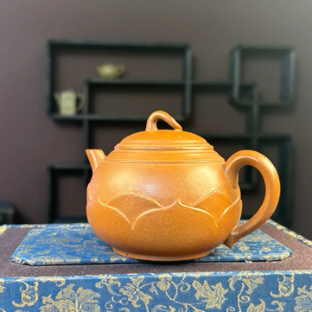 紫砂原矿降坡《雨荷》壶
