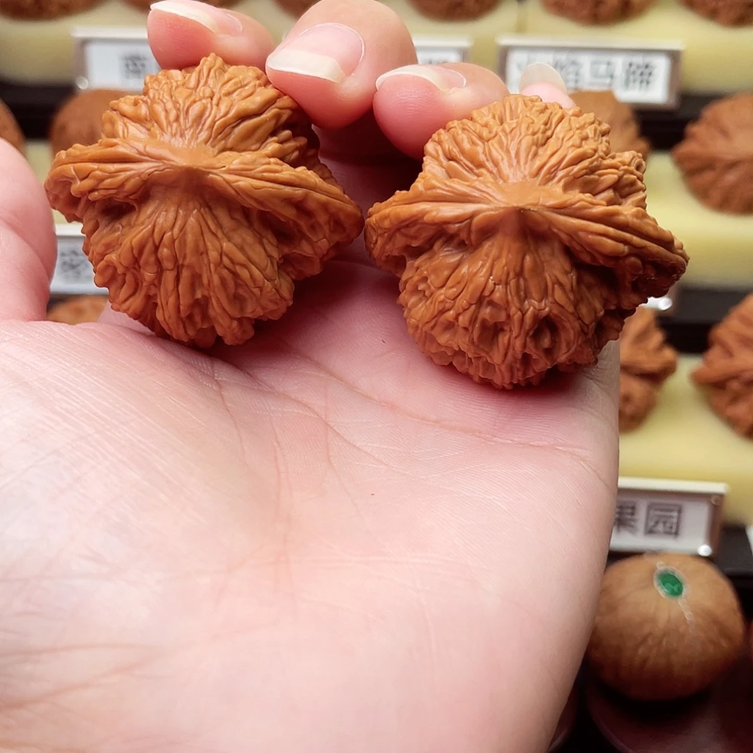 文玩核桃吊坠虎头43全品927