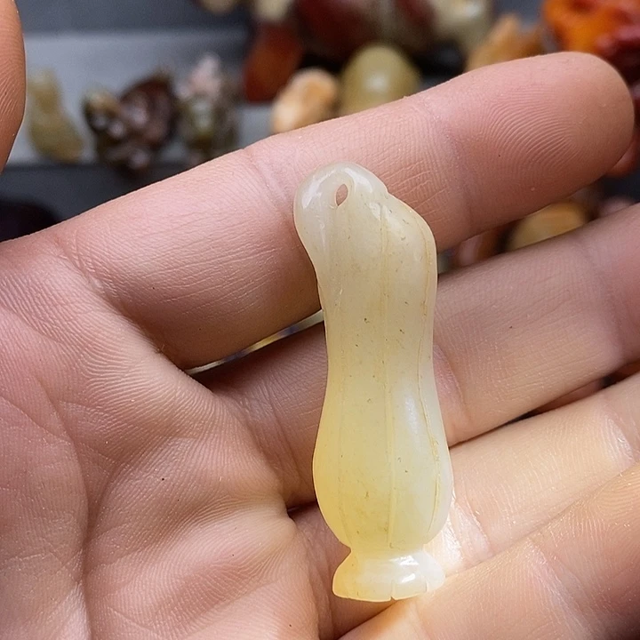 未镶嵌蛇纹石玉颈饰