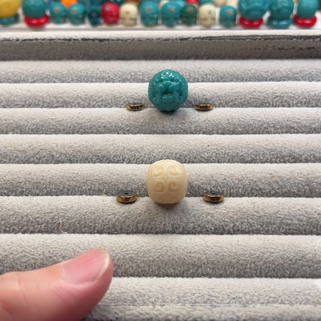 黄***选琉璃颈饰琉璃配饰18，16