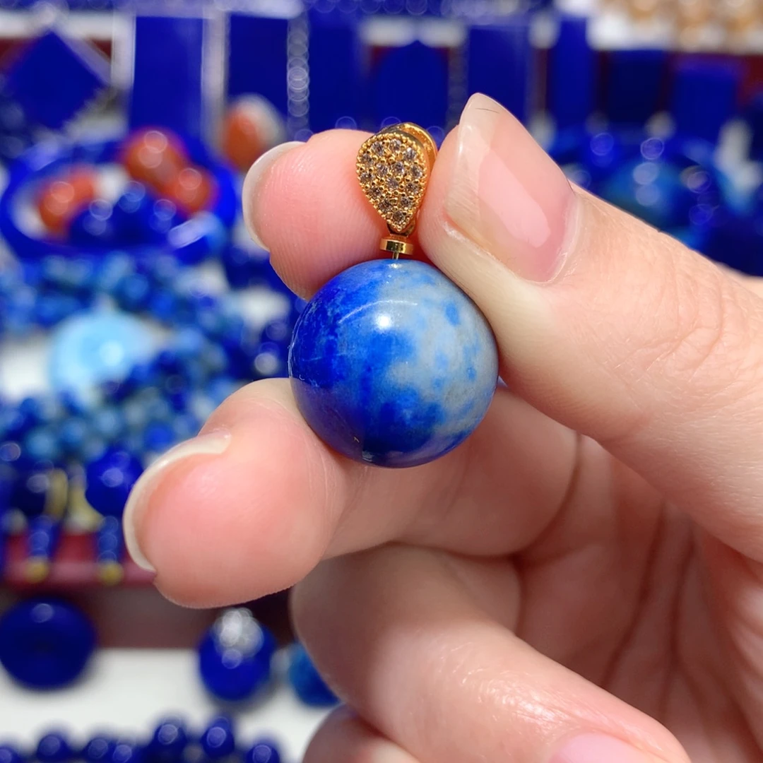 青金石未镶嵌玉化挂件