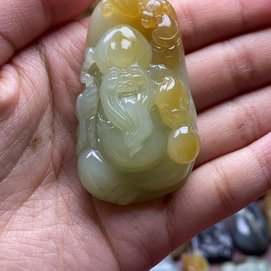 吊坠(不含链)未镶嵌和田玉（糖玉）
