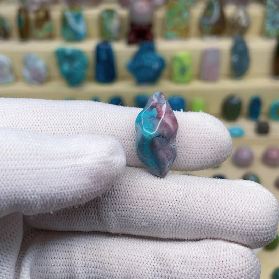 绿松石未镶嵌颈饰