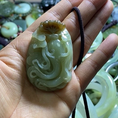 和田玉颈饰未镶嵌一个