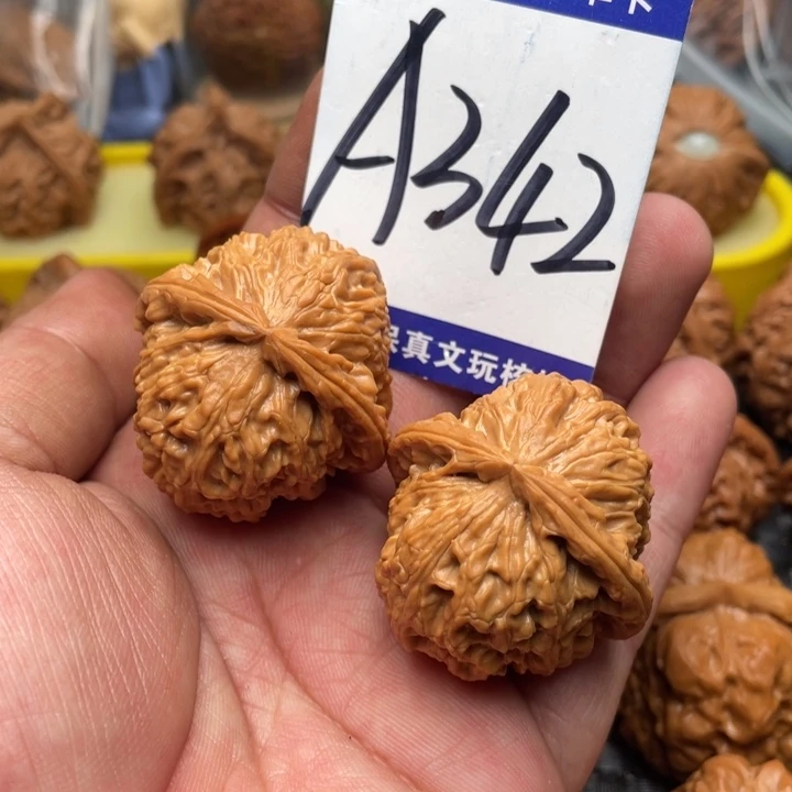 把件文玩核桃白狮子37尺