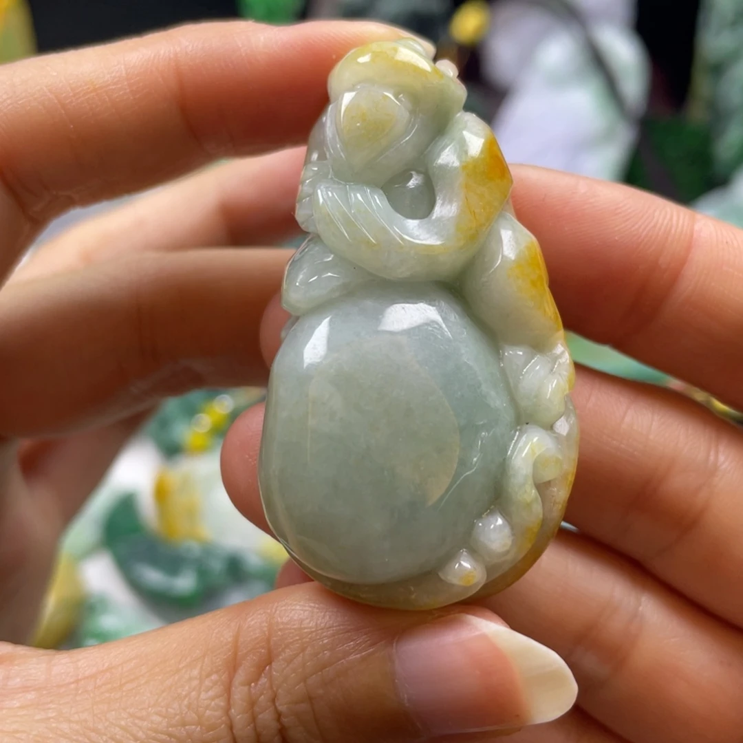 翡翠颈饰未镶嵌牌子