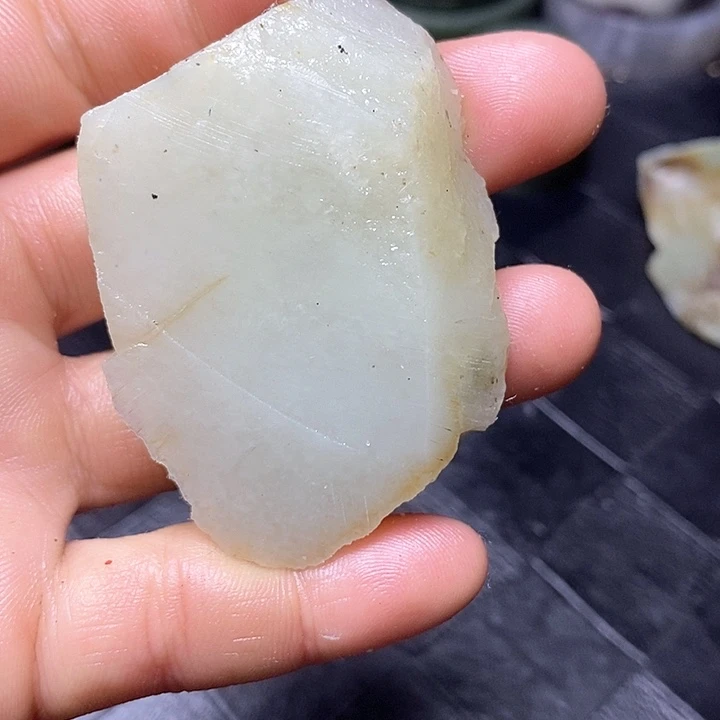 和田玉毛料未镶嵌