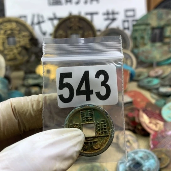 青***提铜现代文创工艺品