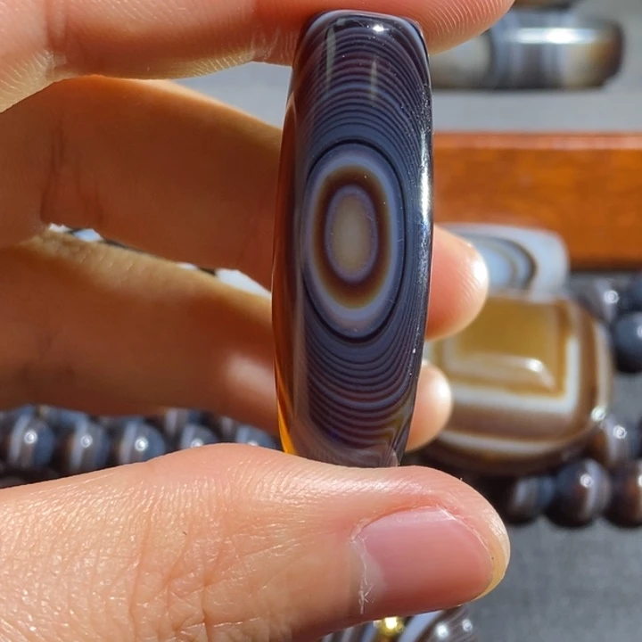 老***）玛瑙/玉髓未镶嵌颈饰