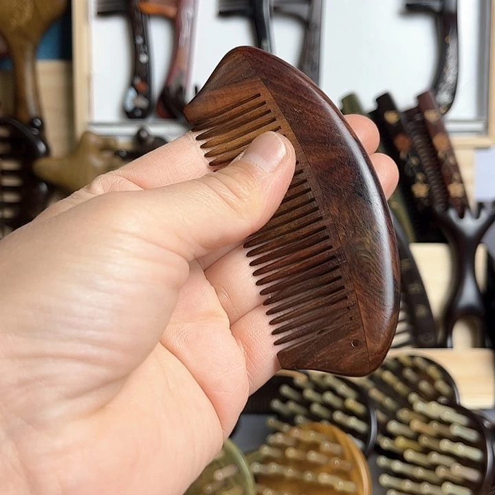 交趾黄檀（大红酸枝）红木鱼梳子梳子