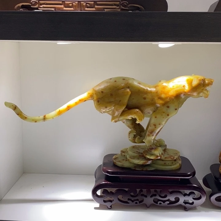 未镶嵌蛇纹石玉（覆膜）珠宝奇石