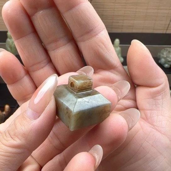 和田玉（糖玉）未镶嵌颈饰